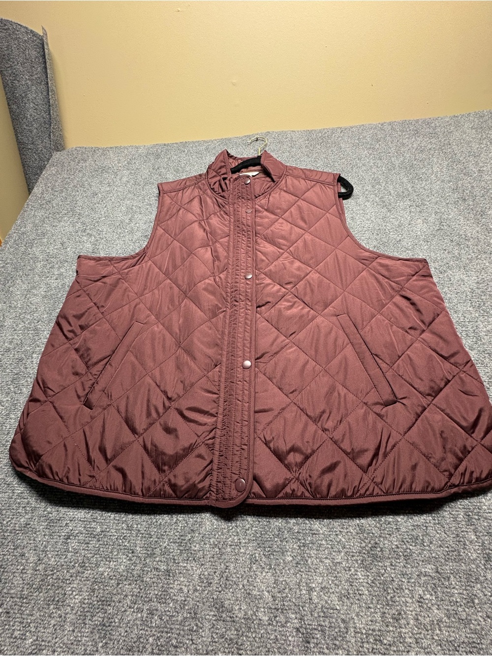 Maurice’s size 2X Quilted Sleeveless Vest - Burgundy